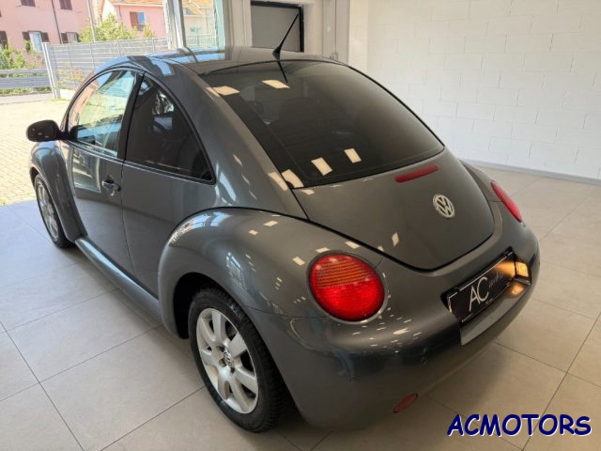 Volkswagen New Beetle TDI 105CV (4)