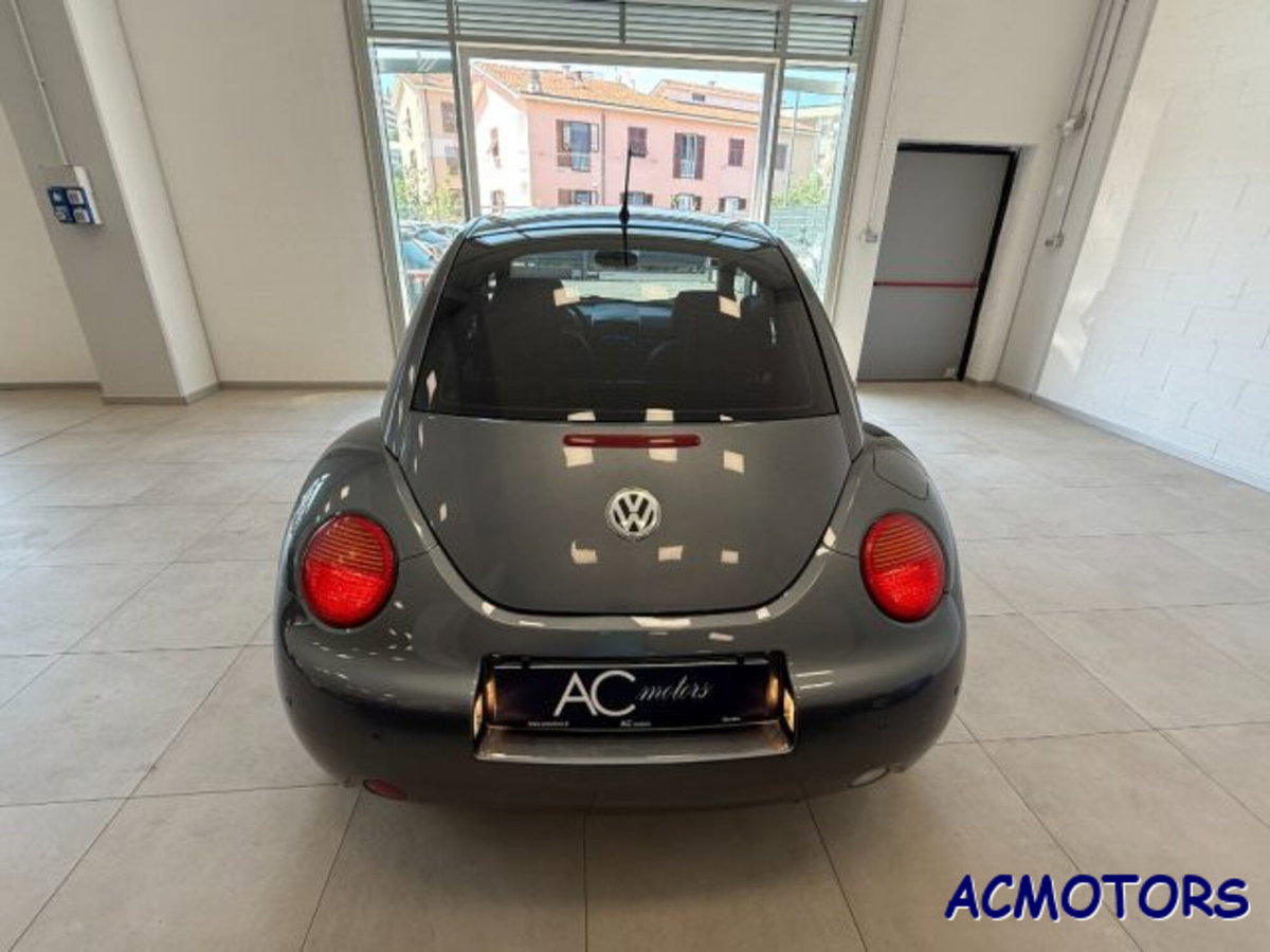 Volkswagen New Beetle TDI 105CV (5)