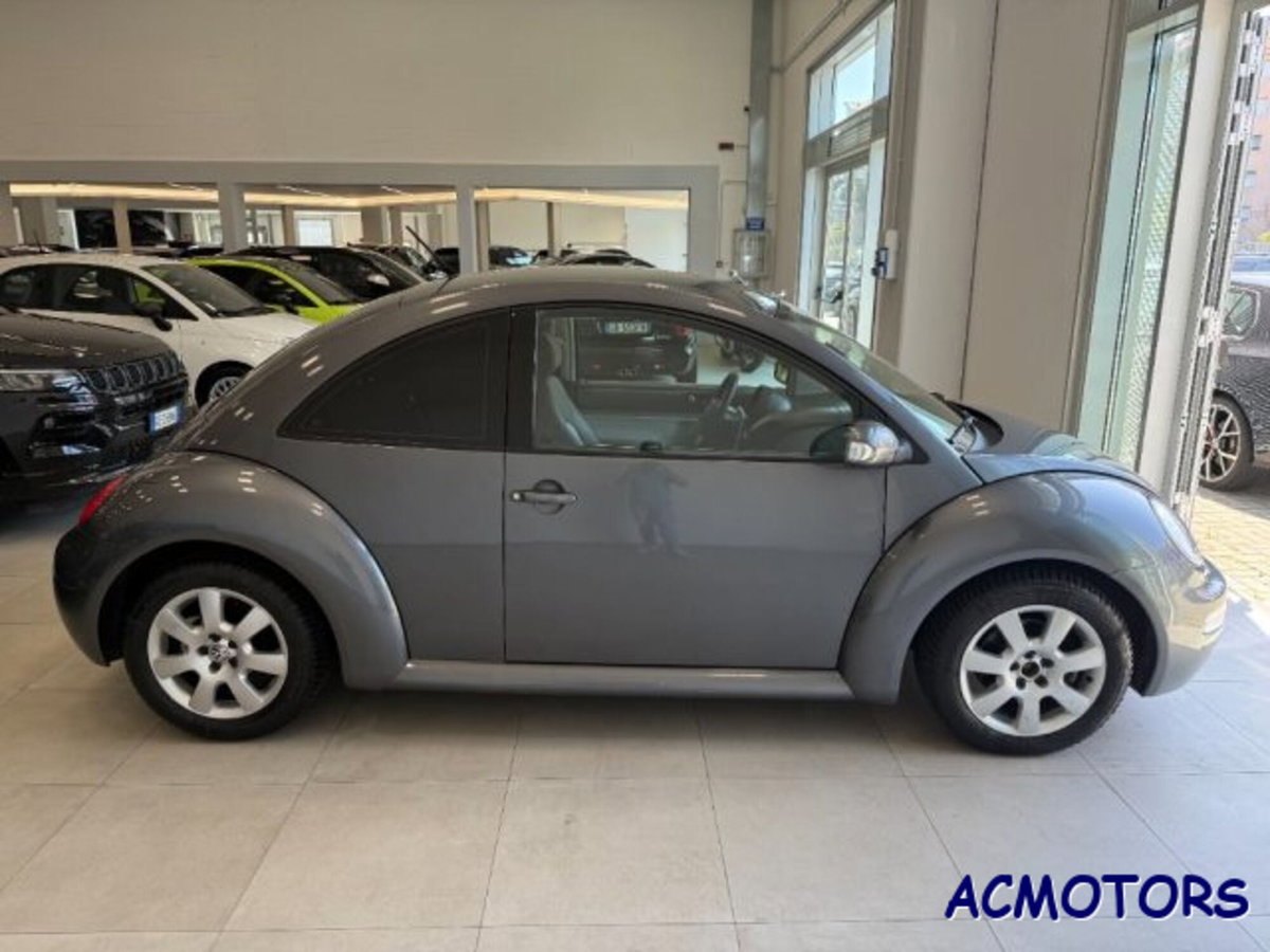 Volkswagen New Beetle TDI 105CV (7)