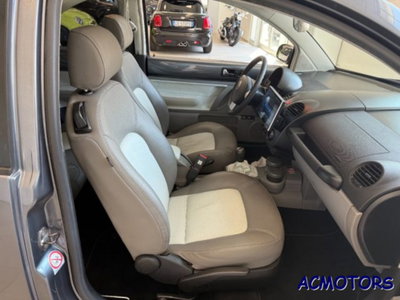 Volkswagen New Beetle TDI 105CV (9)
