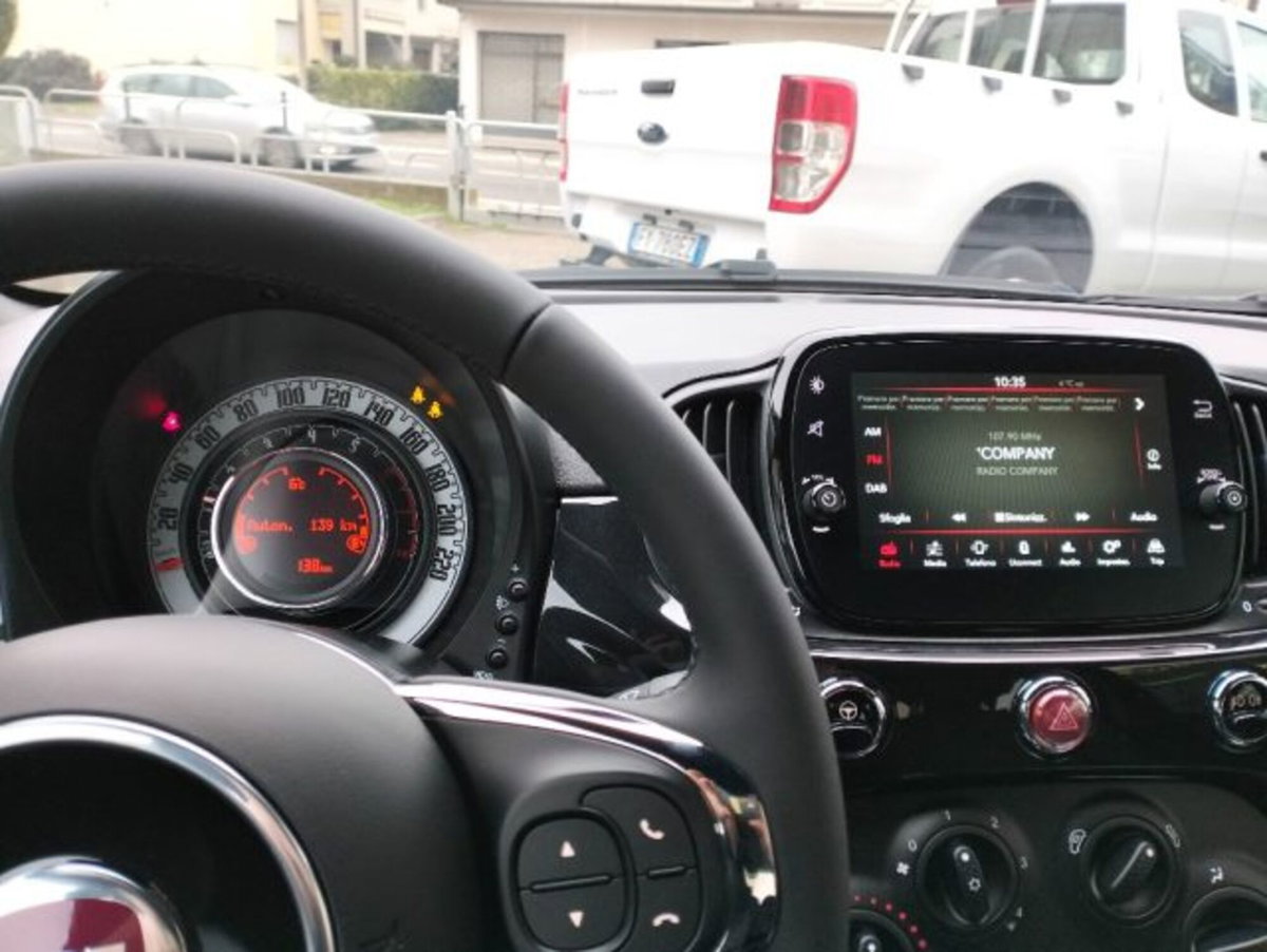 Fiat 500 1.0 Hybrid Red (12)