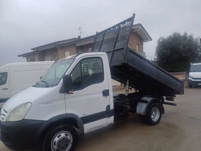 Iveco Daily Telaio 35C15 3.0 HPT PC-RG Cabinato usata
