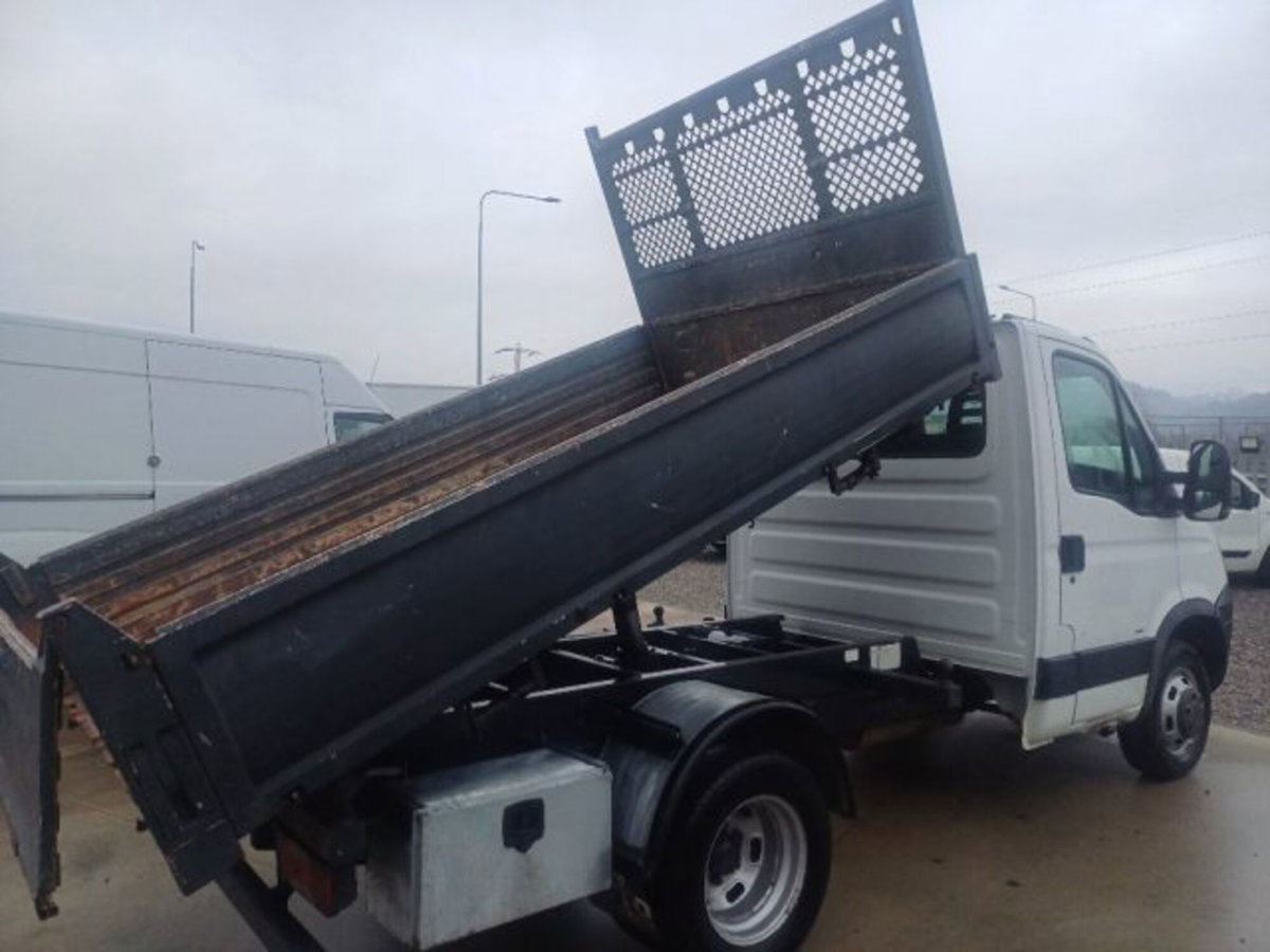 Iveco Daily Telaio 35C15 3.0 HPT PC-RG Cabinato (3)