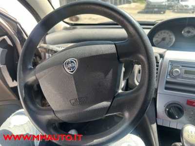 Lancia Ypsilon 1.2 New Oro (10)