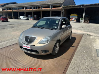 Lancia Ypsilon 1.2 New Oro (3)