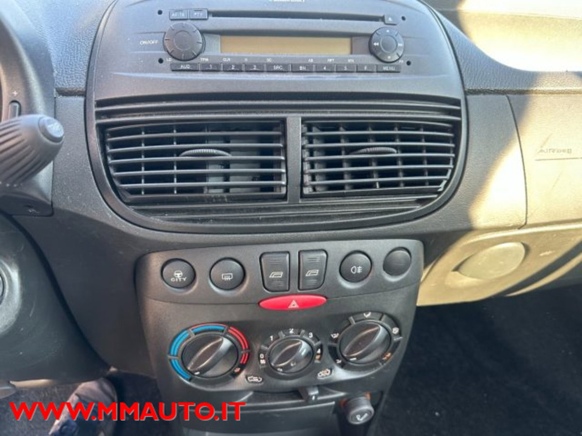 Fiat Punto Classic 1.2 5 porte Dynamic (11)