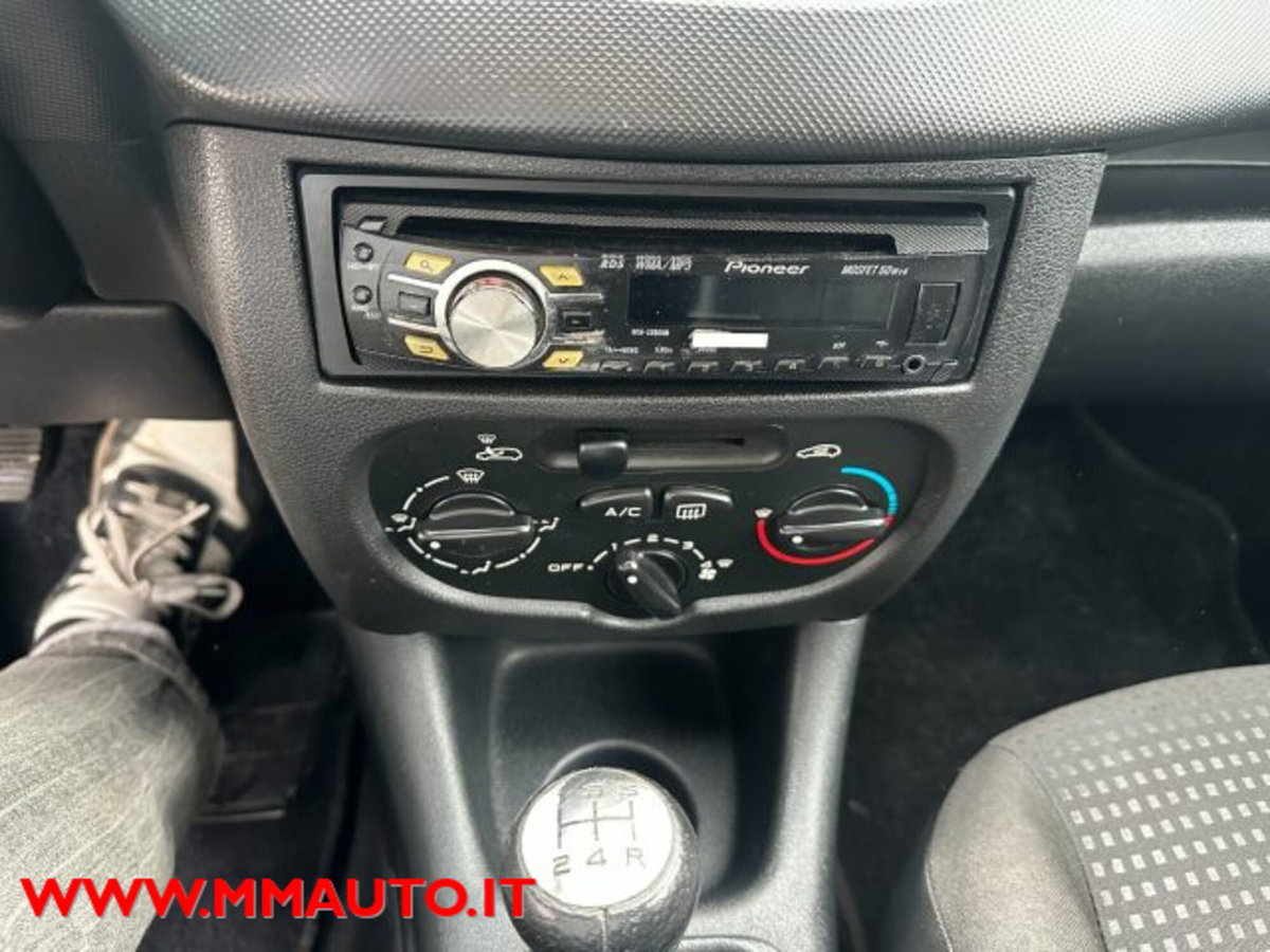 Peugeot 206 60CV 5p. Urban (12)