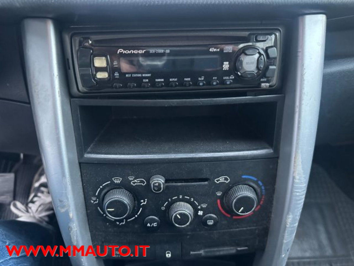 Peugeot 207 8V 75CV 5p. Access ECO GPL (13)