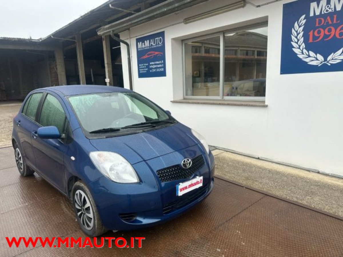 Toyota Yaris 1.0 5 porte Sol (2)
