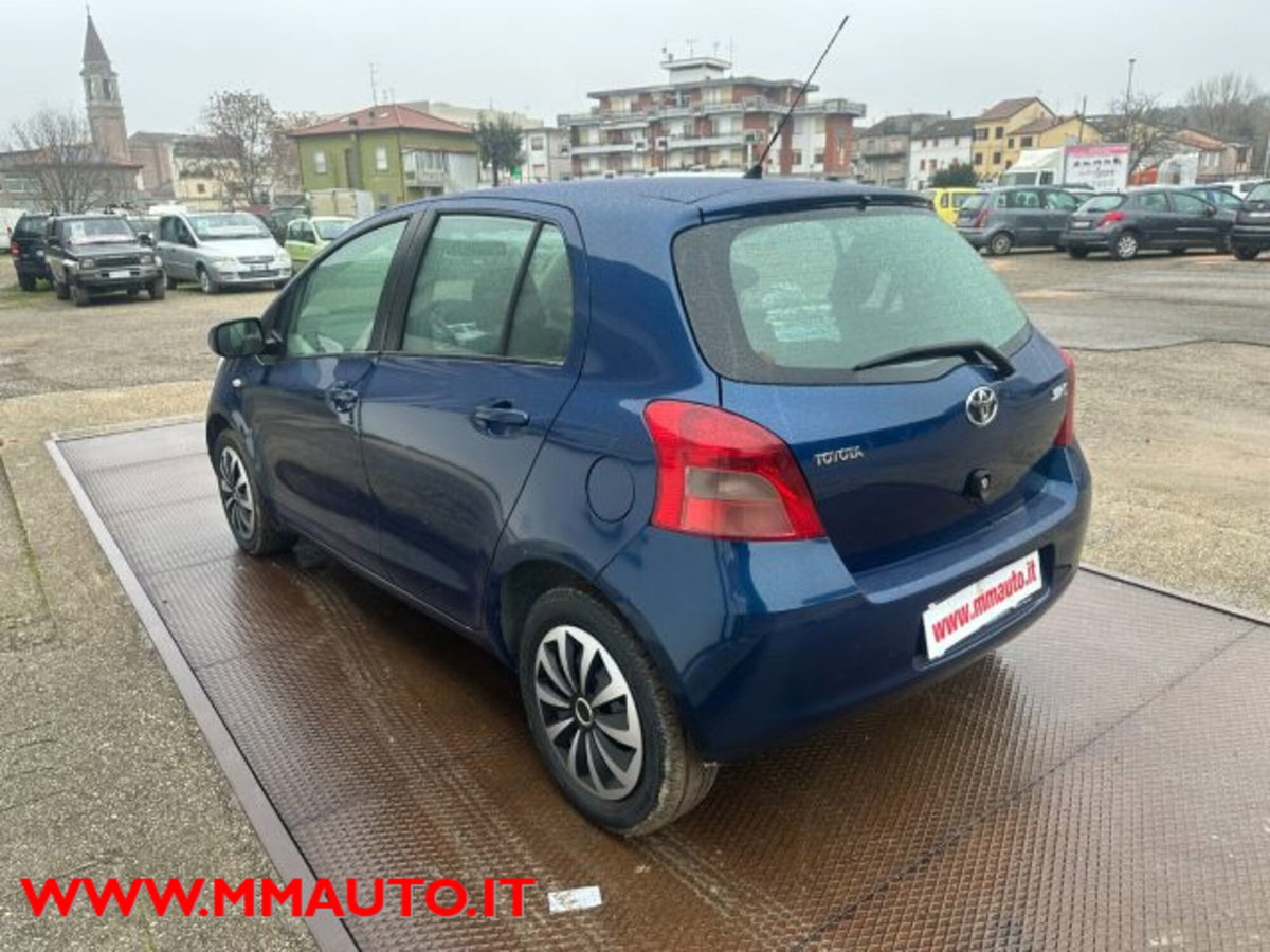 Toyota Yaris 1.0 5 porte Sol (3)