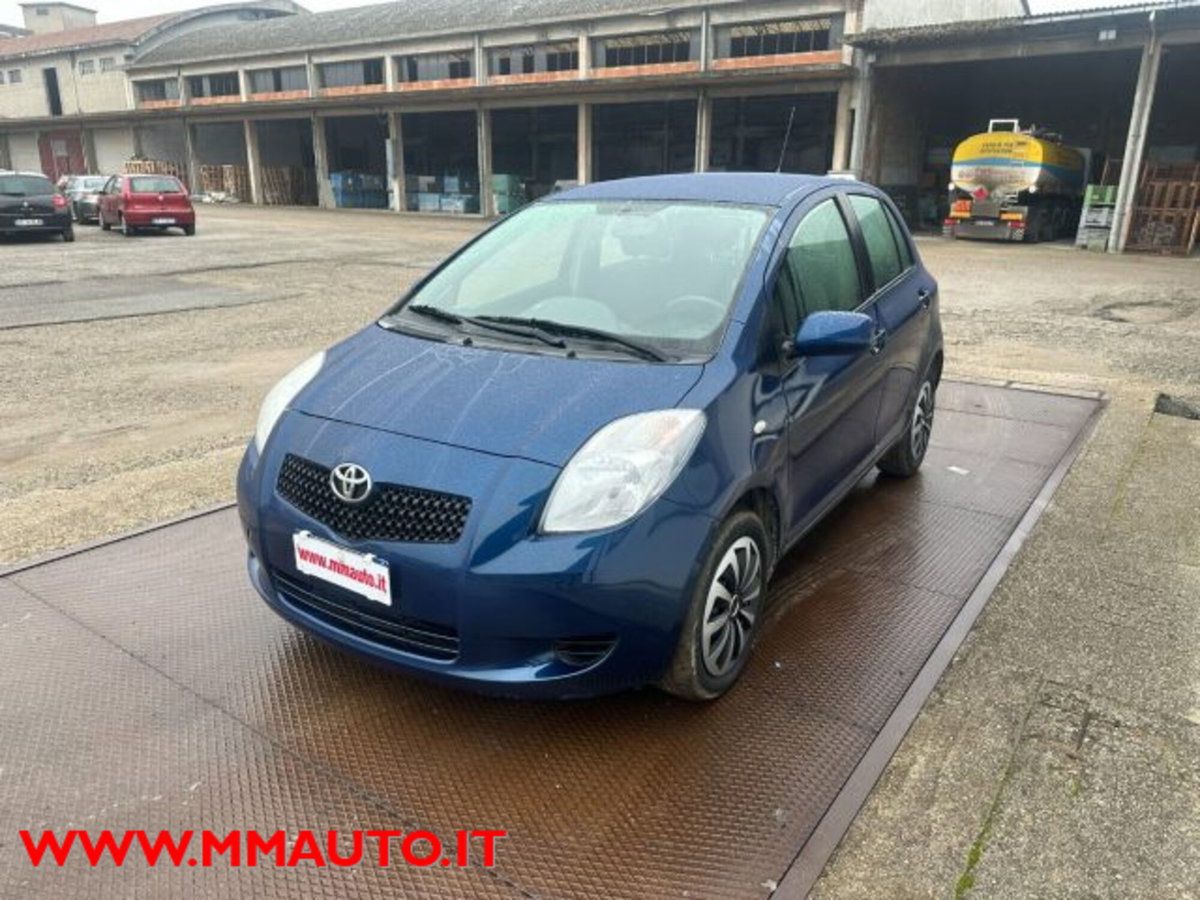 Toyota Yaris 1.0 5 porte Sol (4)