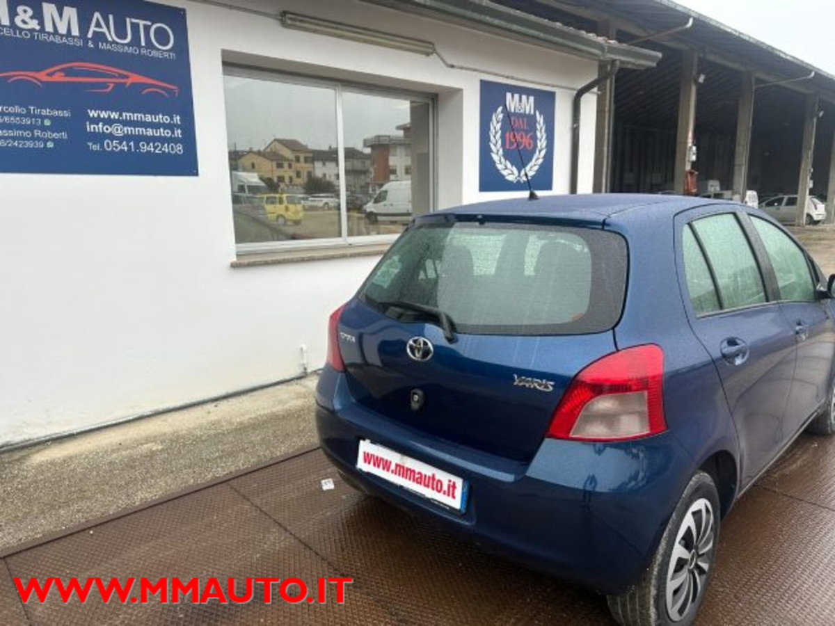Toyota Yaris 1.0 5 porte Sol (5)