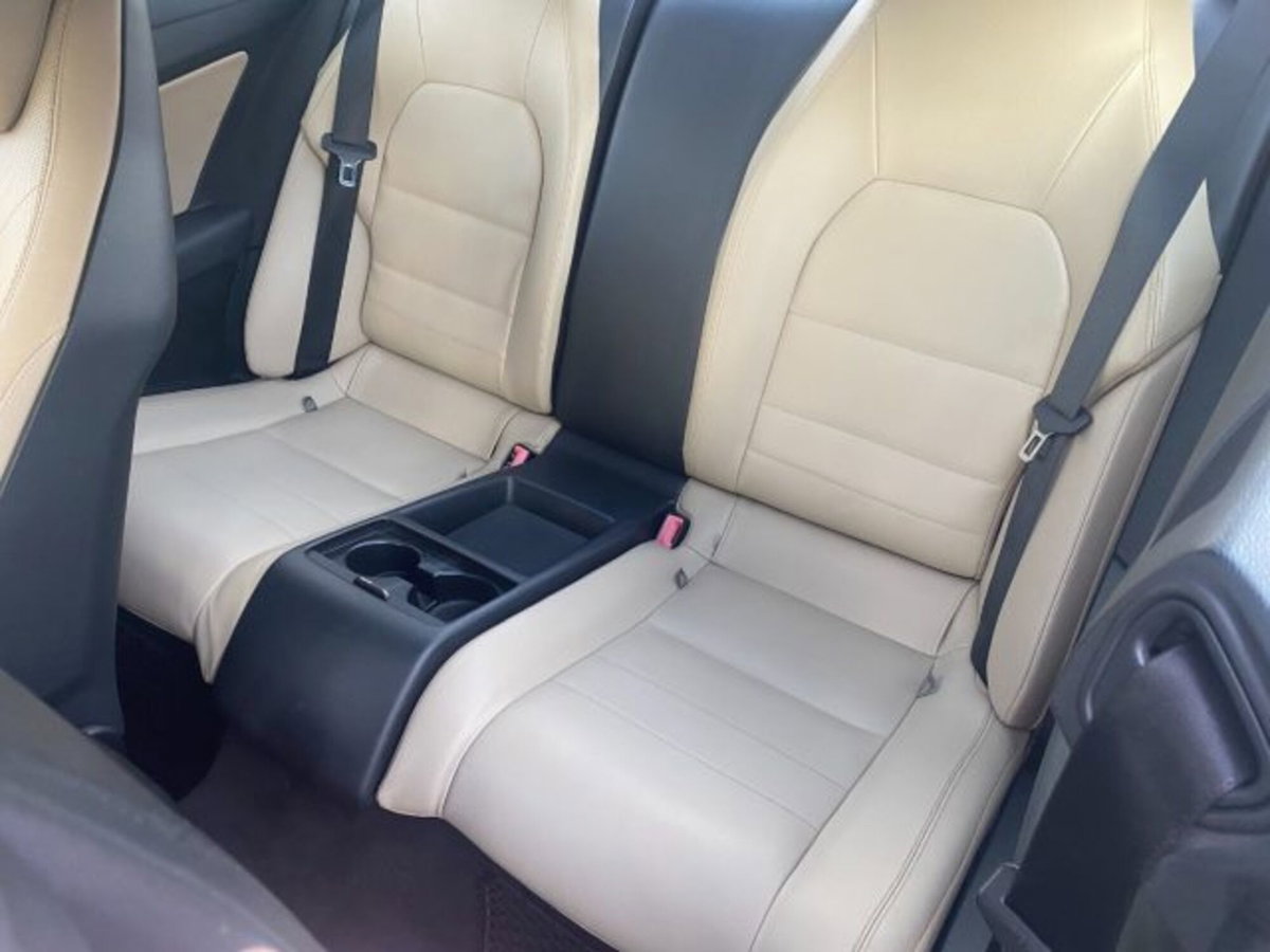 Mercedes-Benz Classe E Coupé 250 CDI Coupé BlueEFFICIENCY Avantgarde (10)
