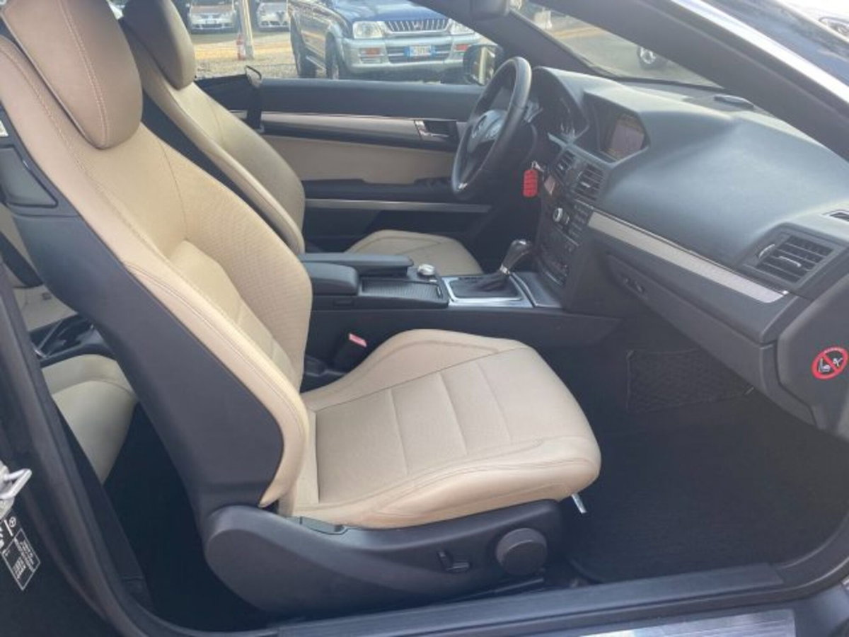 Mercedes-Benz Classe E Coupé 250 CDI Coupé BlueEFFICIENCY Avantgarde (8)