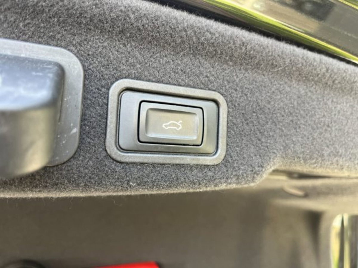Audi A8 3.0 TDI 262 CV quattro tiptronic (12)