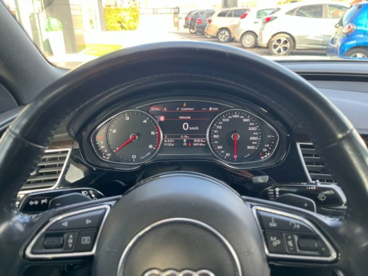 Audi A8 3.0 TDI 262 CV quattro tiptronic (6)