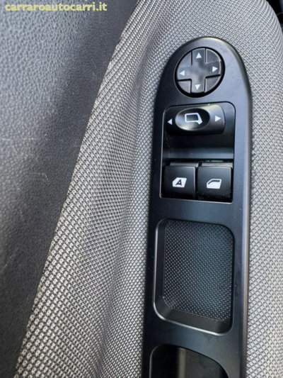 Citroen C3 1.6 HDi 90 Exclusive (11)