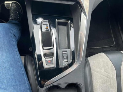 Peugeot 3008 Hybrid 225 e-EAT8 GT (9)