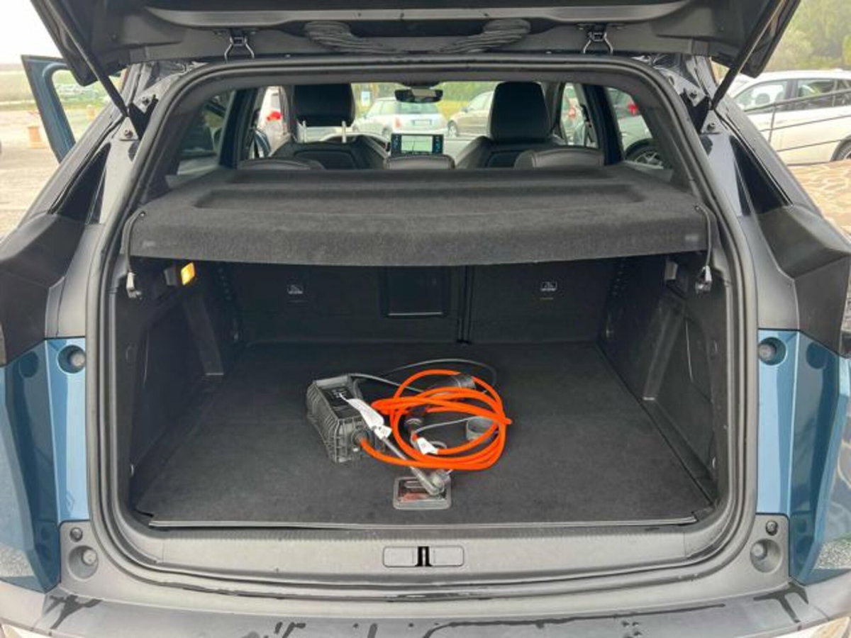 Peugeot 3008 Hybrid 225 e-EAT8 GT (14)