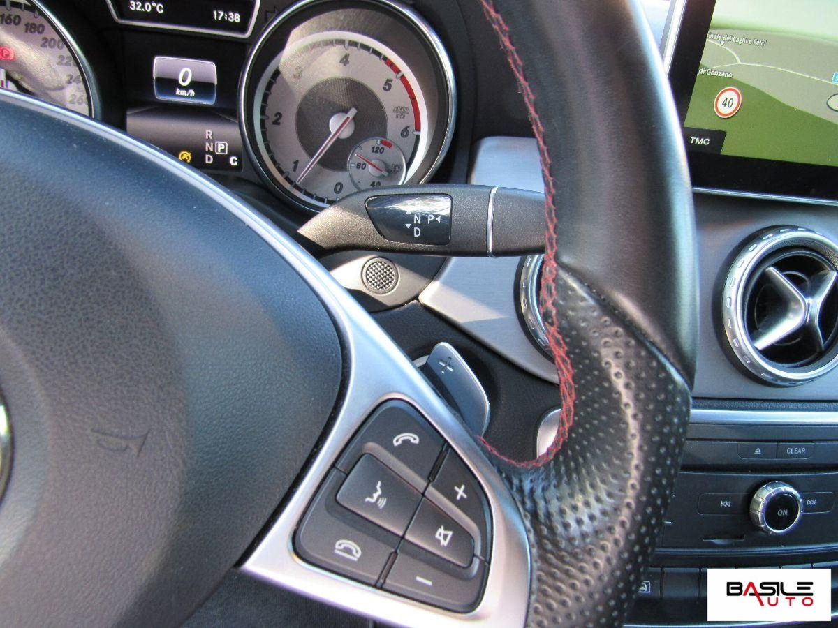 Mercedes-Benz GLA SUV 200 d Automatic 4Matic Business (11)