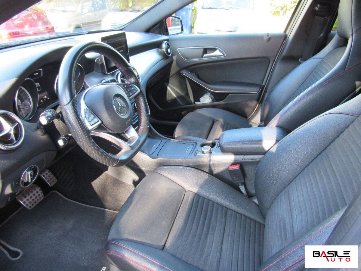 Mercedes-Benz GLA SUV 200 d Automatic 4Matic Business (9)