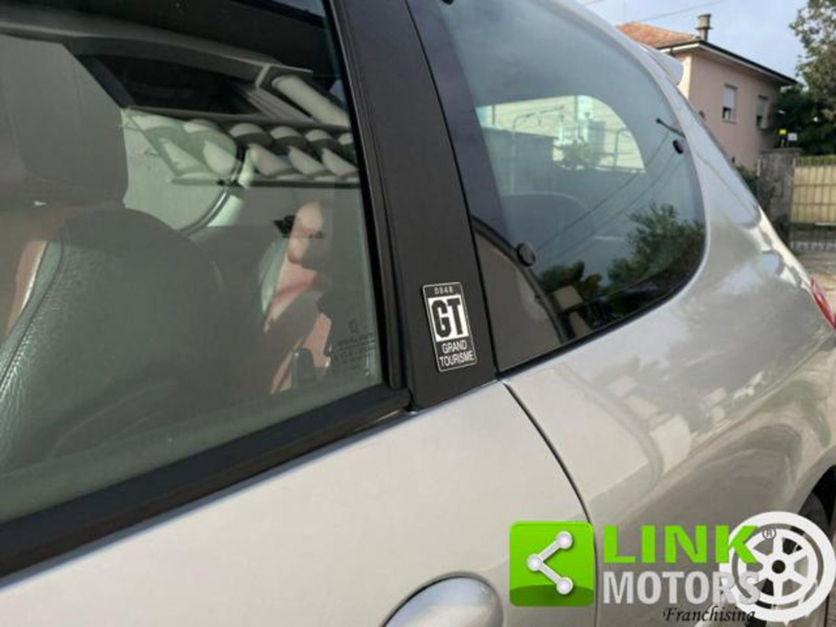 Peugeot 206 16V 3p. GT (18)