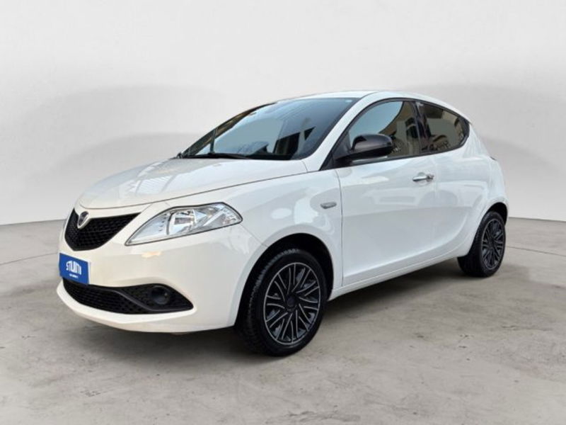 Lancia Ypsilon 1.2 69 CV 5 porte Gold