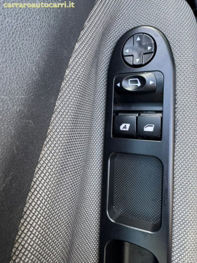 Citroen C3 1.6 HDi 90 Exclusive (11)