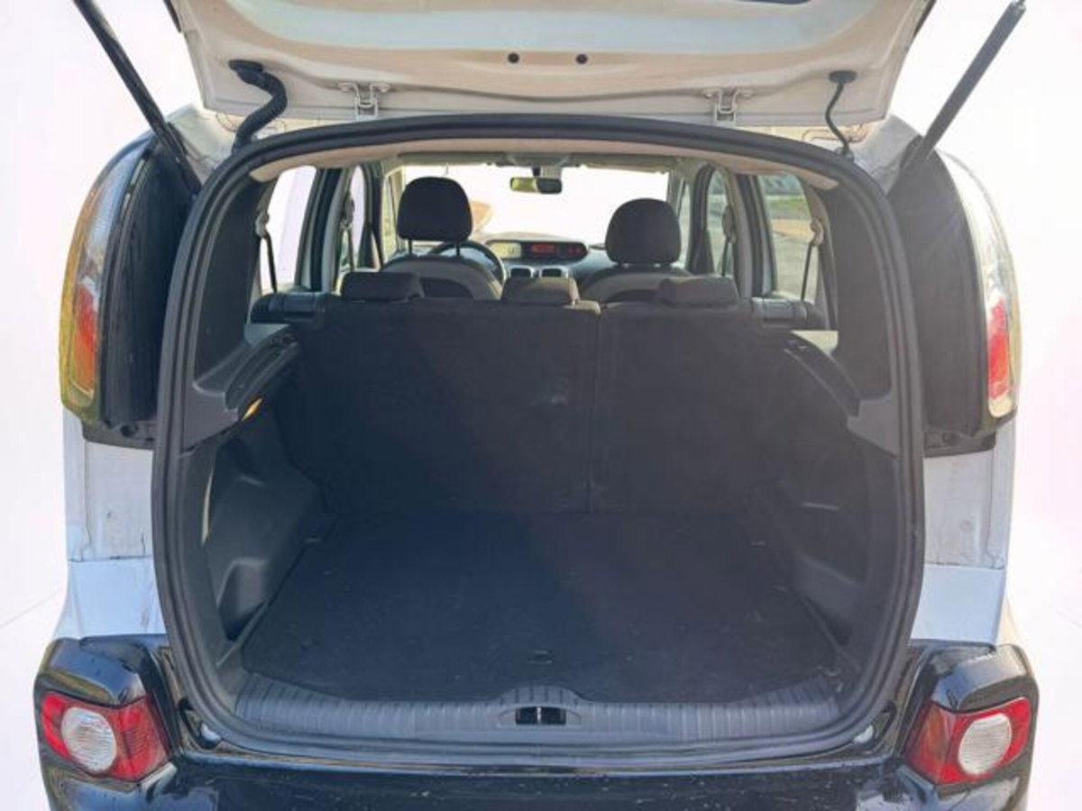 Citroen C3 1.6 HDi 90 Exclusive (8)