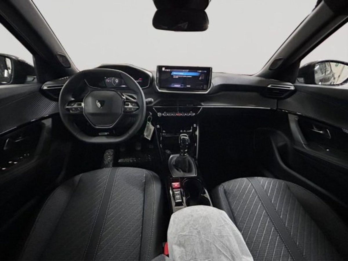 Peugeot 2008 PureTech 100 S&S Allure (16)