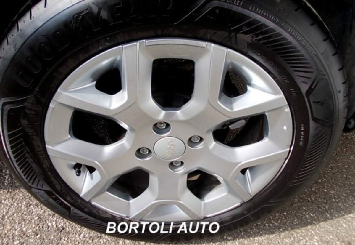 Jeep Avenger 1.2 turbo Summit fwd 100cv (14)