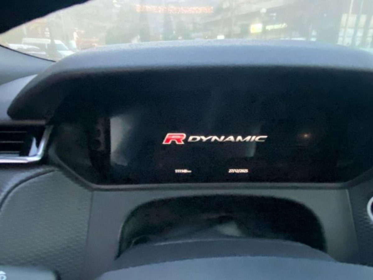 Land Rover Range Rover Velar 2.0 Si4 300 CV R-Dynamic SE (12)