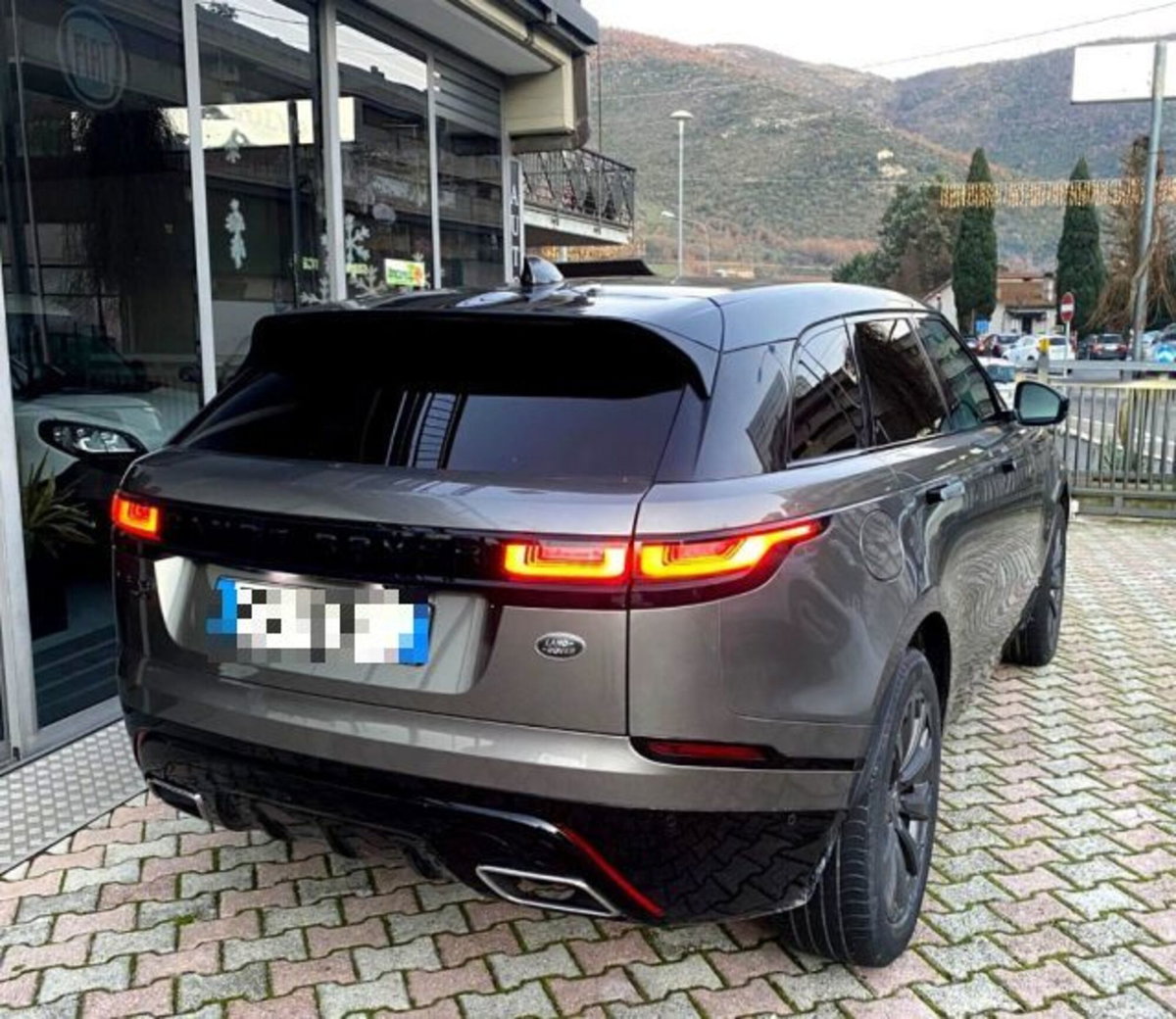 Land Rover Range Rover Velar 2.0 Si4 300 CV R-Dynamic SE (3)