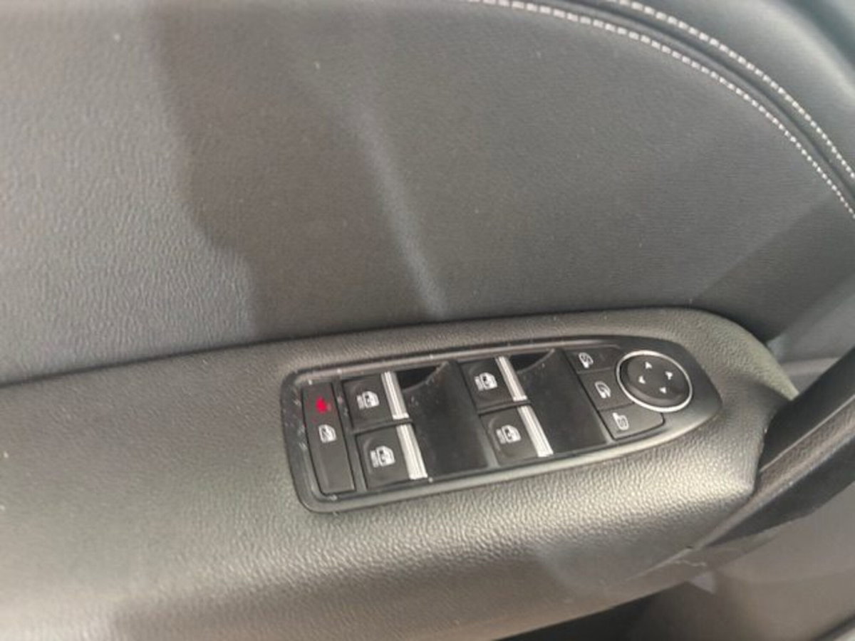Renault Captur TCe 90 CV Techno (18)