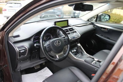 Lexus NX Hybrid (6)