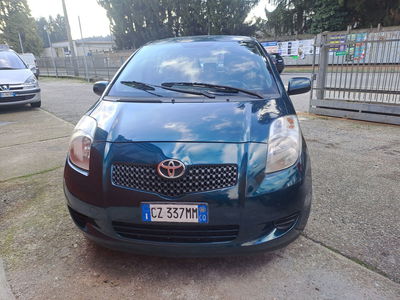 Toyota Yaris 1.0 5 porte Sol usata