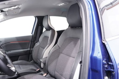 Renault Captur 1.0 tce Techno 90cv (10)