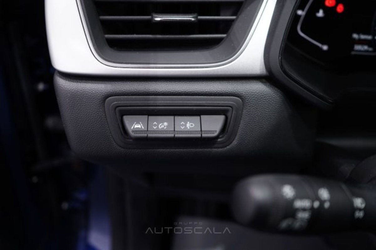 Renault Captur 1.0 tce Techno 90cv (11)
