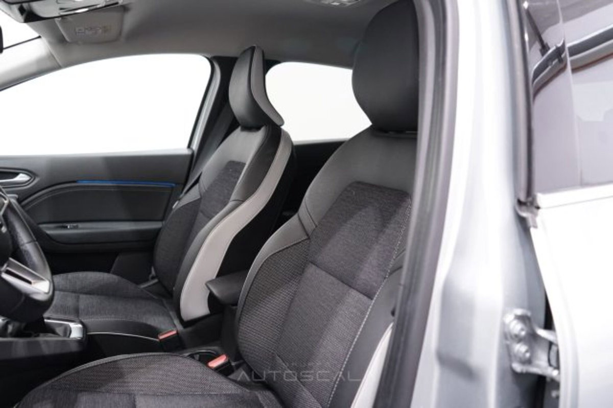 Renault Captur 1.0 tce Techno 90cv (10)