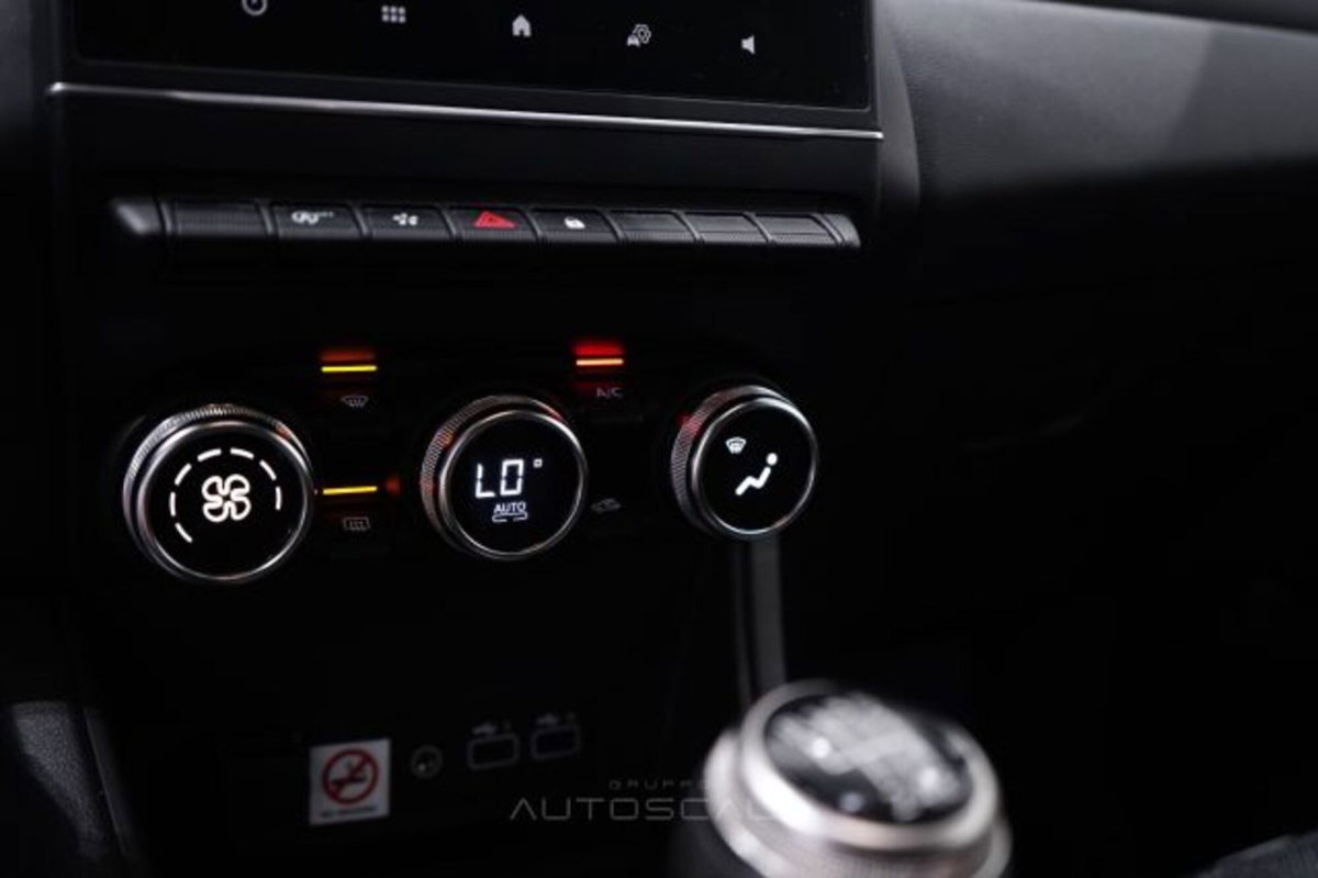 Renault Captur 1.0 tce Techno 90cv (14)