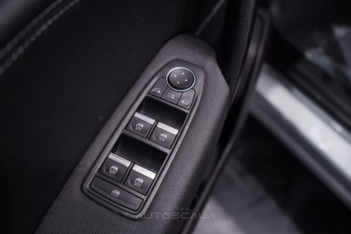 Renault Captur 1.0 tce Techno 90cv (9)
