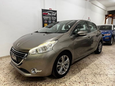 Peugeot 208 HDi 68 CV 5 porte Allure usata