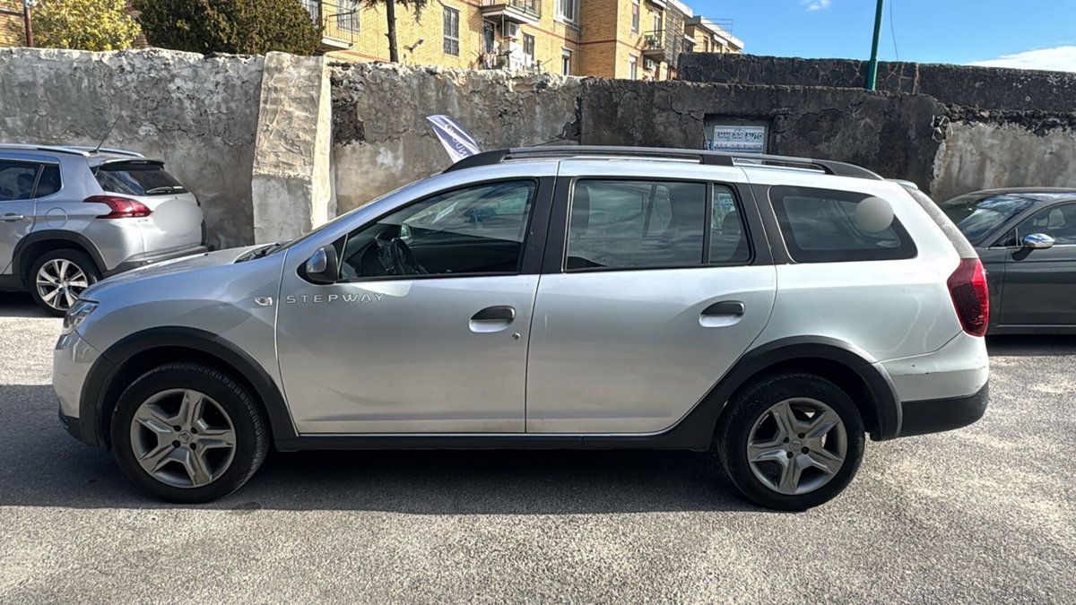 Dacia Logan MCV Stepway 1.5 dCi 8V 90CV Start&Stop (2)