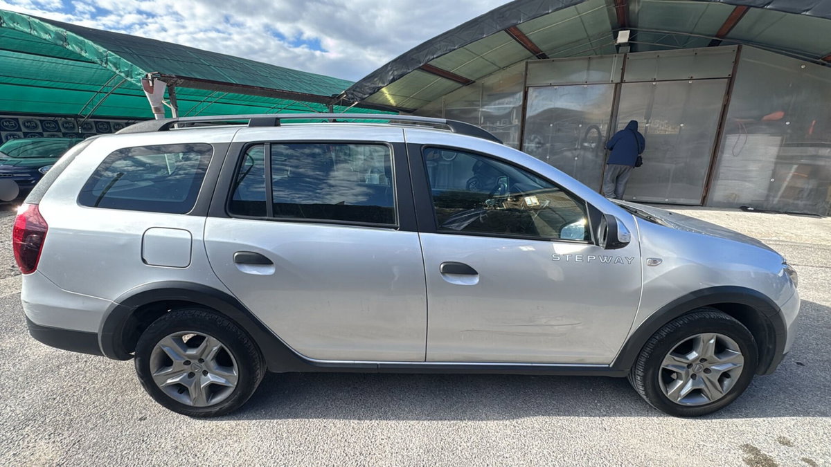 Dacia Logan MCV Stepway 1.5 dCi 8V 90CV Start&Stop (6)
