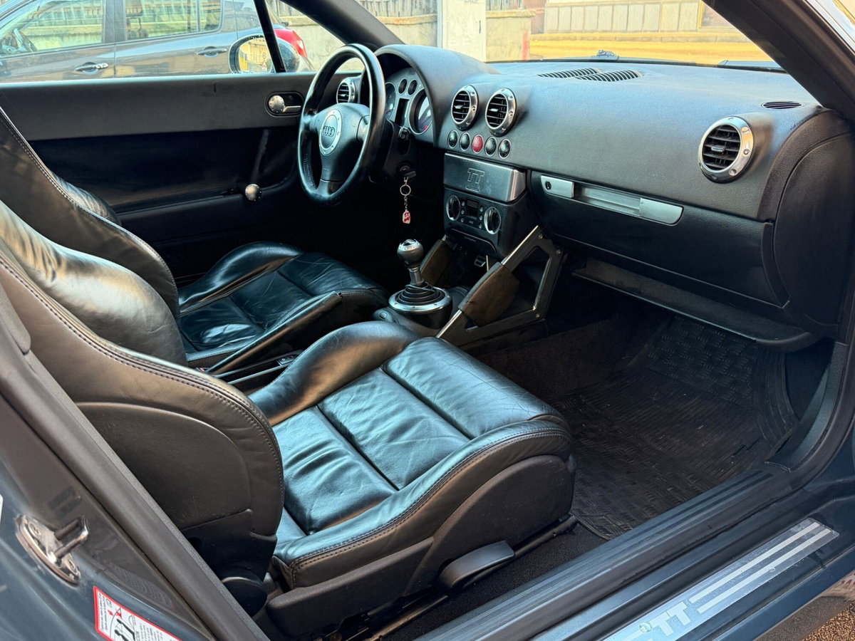 Audi TT Coupé 1.8 T 20V 179 CV cat (10)