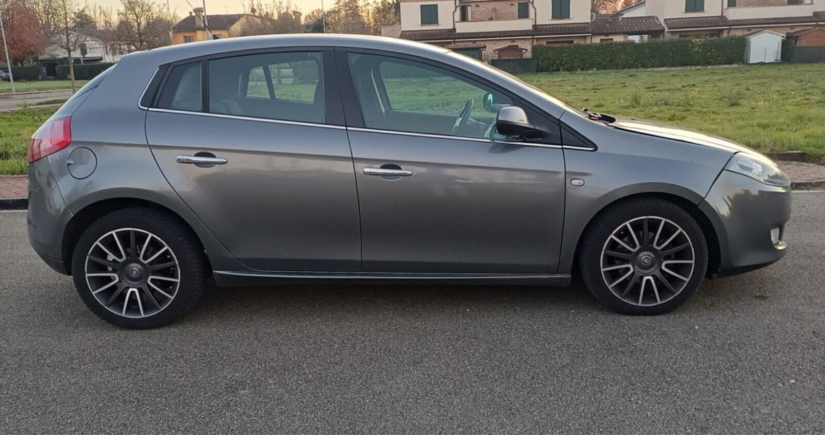 Fiat Bravo 1.6 MJT 105 CV DPF Emotion (16)