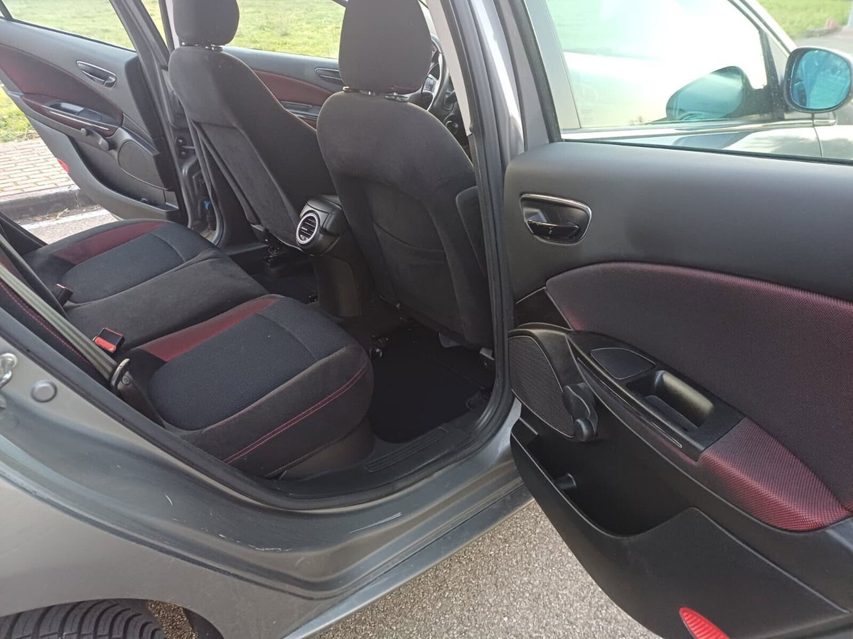 Fiat Bravo 1.6 MJT 105 CV DPF Emotion (17)
