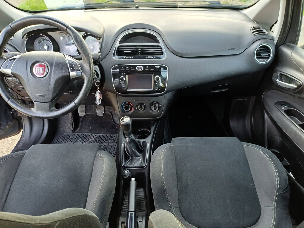 Fiat Punto 1.3 MJT II S&S 95 CV 5 porte Lounge (11)
