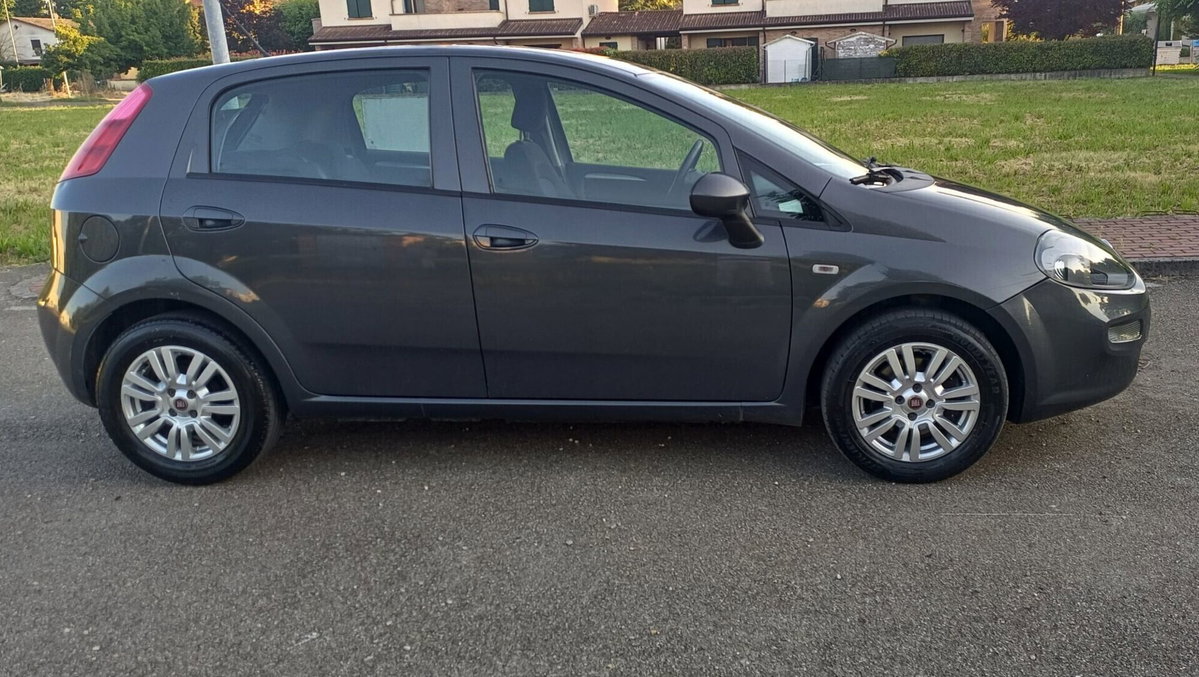Fiat Punto 1.3 MJT II S&S 95 CV 5 porte Lounge (20)