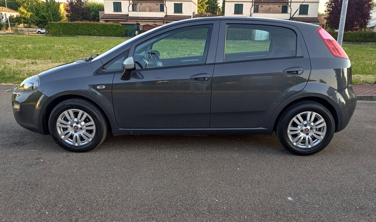Fiat Punto 1.3 MJT II S&S 95 CV 5 porte Lounge (8)